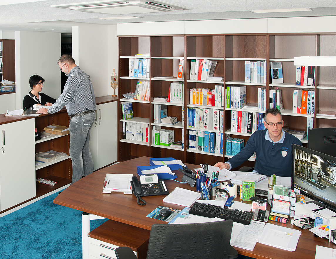 Lassen Sie uns eine Nachricht zukommen!